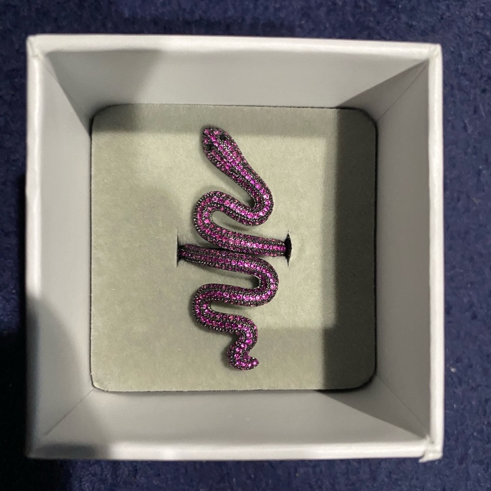 Taylor Swift Reputation snake ring - Picture 2 of 3
